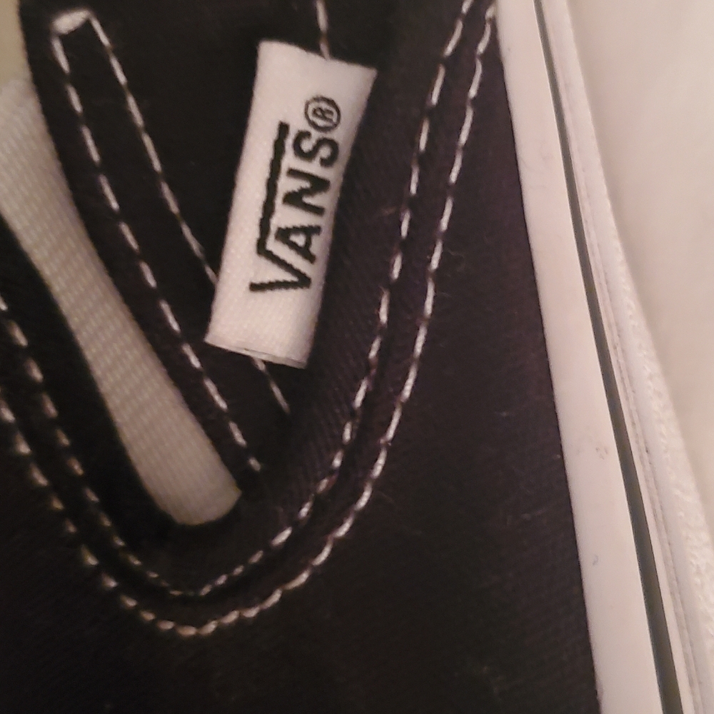 Like New Van's Size 9 Women Men 7.5